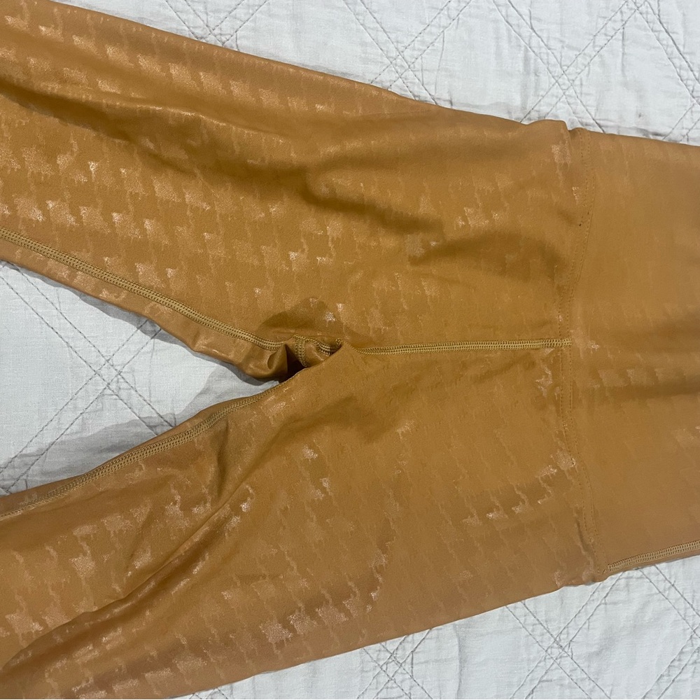 Carbon 38 high rise 7/8th length textured leggings in mustard yellow